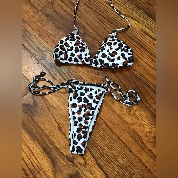 Leopard Cheetah Animal Print 2 Pc Thong String Bikini New 
Size Small 4 - 6 - Picture 2 of 11